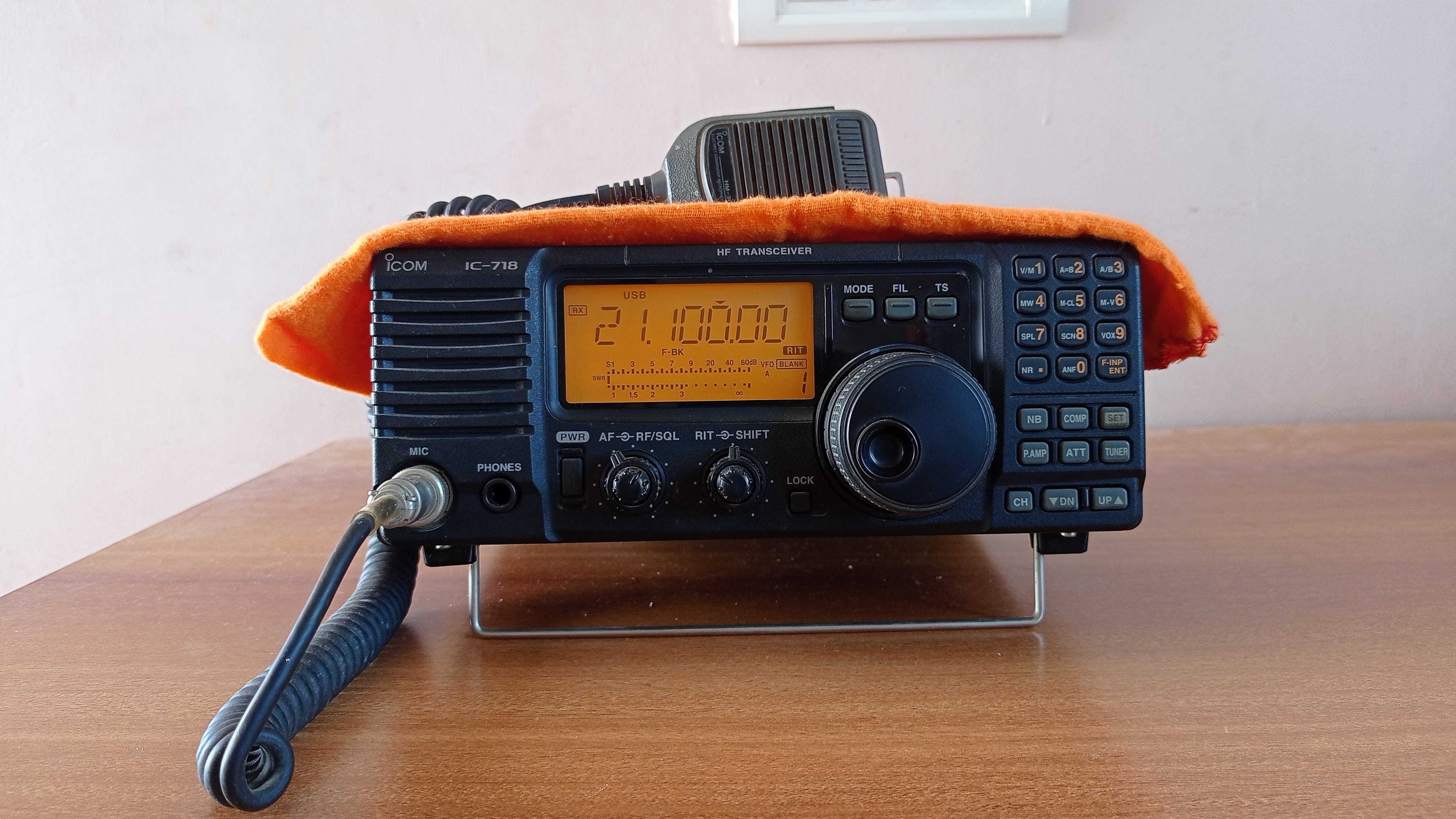 Icom IC-718