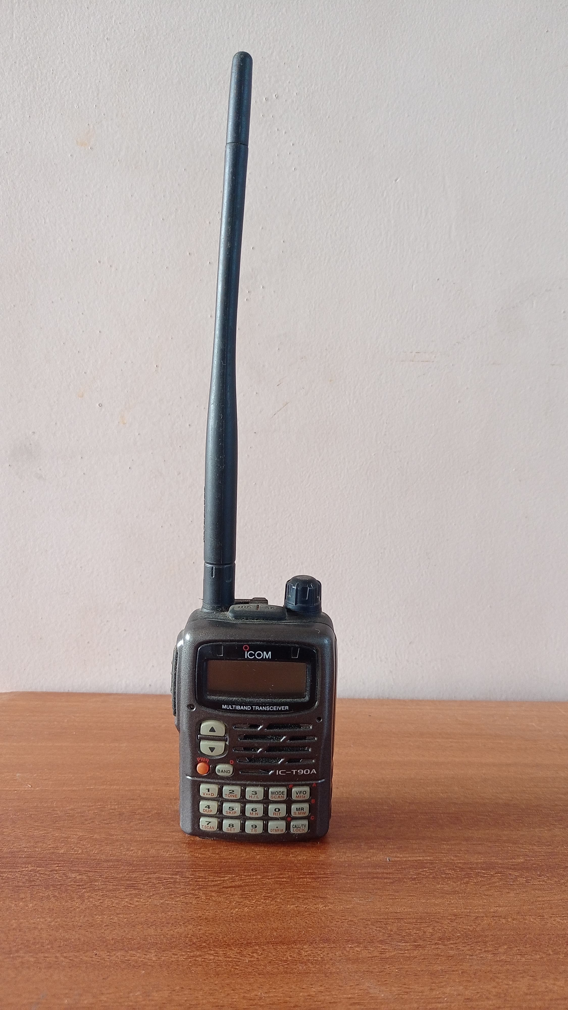 Icom Handy IC-T90A