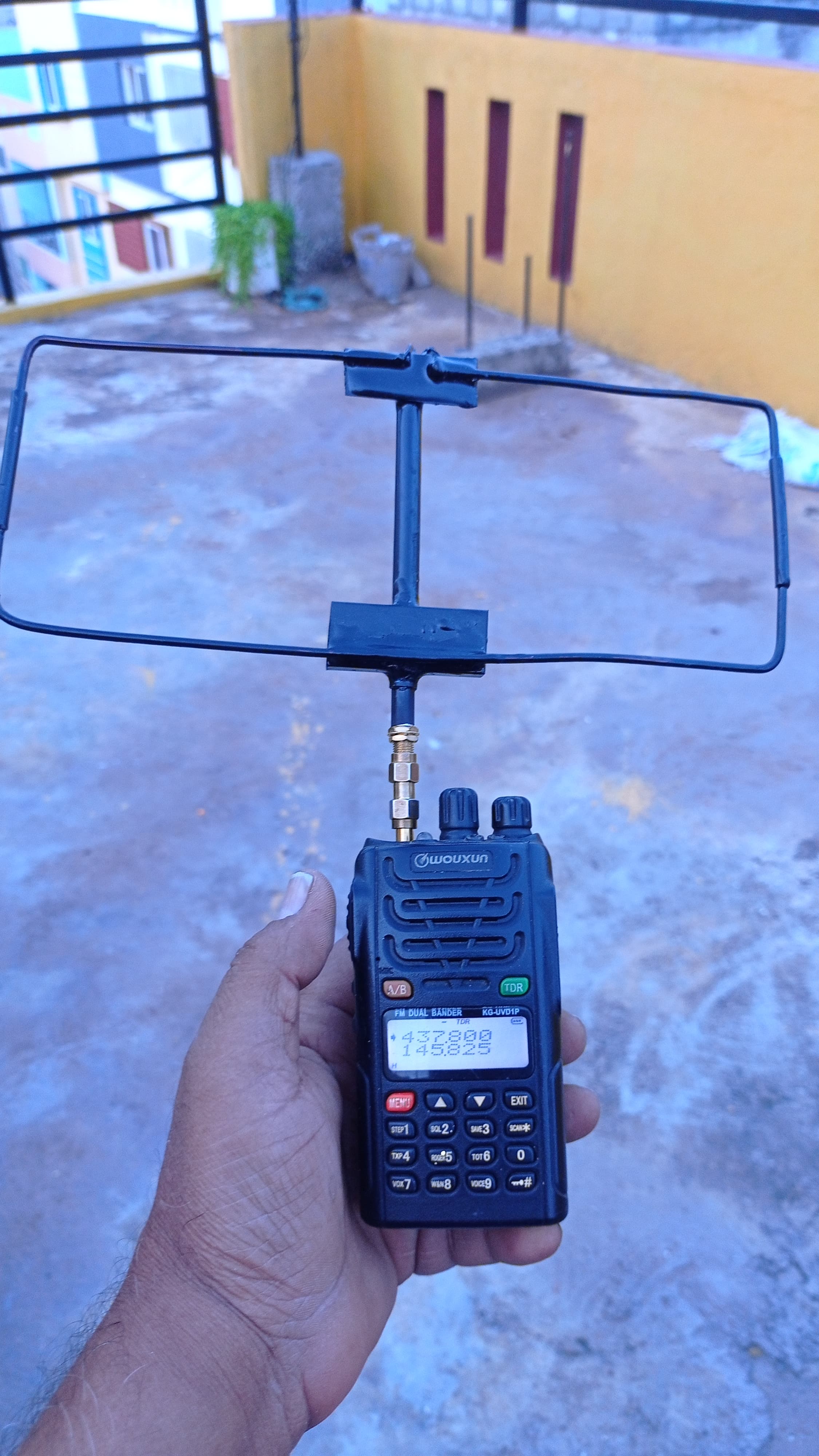 UHF Handheld Antenna